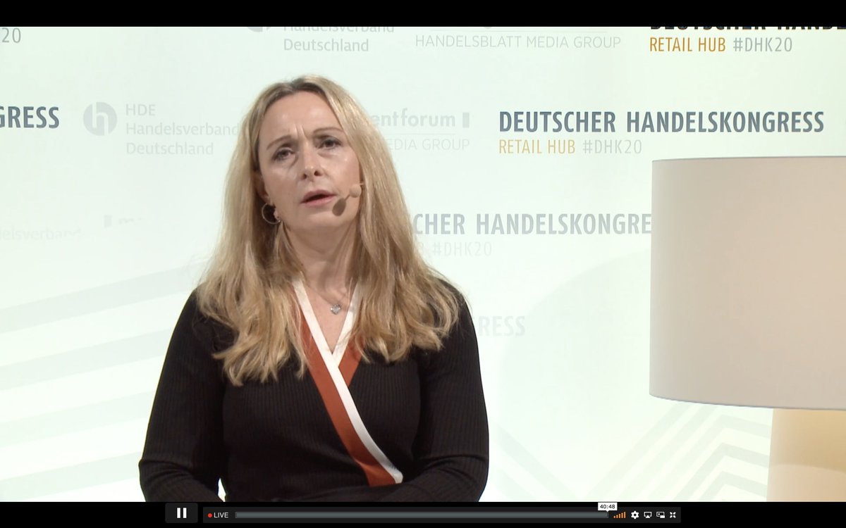 "#Digitalisierung spielt beim Thema #Unternehmenskultur ein Schlüsselrolle. Seit #Corona beschäftigen wir uns vermehrt mit der Frage, wie wir Unternehmenskultur durch Digitalisierung ausgestalten können." - Andrea Euenheim <a href="/handelskongress/">Handelskongress</a> zum Thema Arbeitswelt Handel.

#DHK20