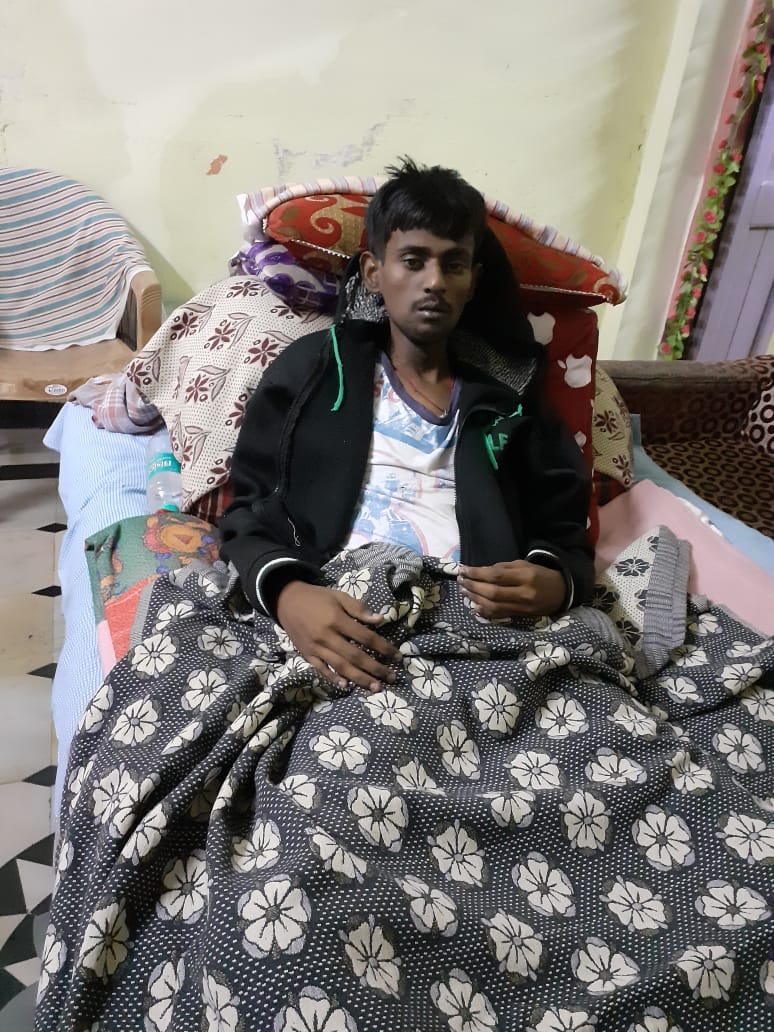 MunwarBasha10's tweet photo. Our frnd K.Arun kumar has been suffering from heart &amp; kidney failure problem from march 2020 we tried our best for his treatment,almost 120 dialysis done till now,financial position of his family is poor, requires 12-14 lakhs for his treatmemt for both operations no: 7670859470 https://t.co/mpLFXiIyjw