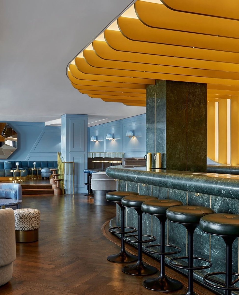southbanklondon's tweet photo. You can bring a little bit of that @lyanessbar magic home with you, as their cocktails are now available via @Deliveroo! Choose from a range of classic menu favourites including their Onyx Negroni or their Vegan Honey Old Fashioned - cheers! 🍸

--> https://t.co/KpHvIvgOhx https://t.co/Pc12Oj9TC4