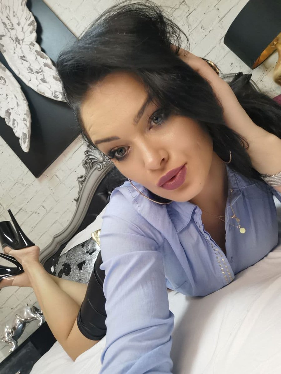 JanineHaze tweet media