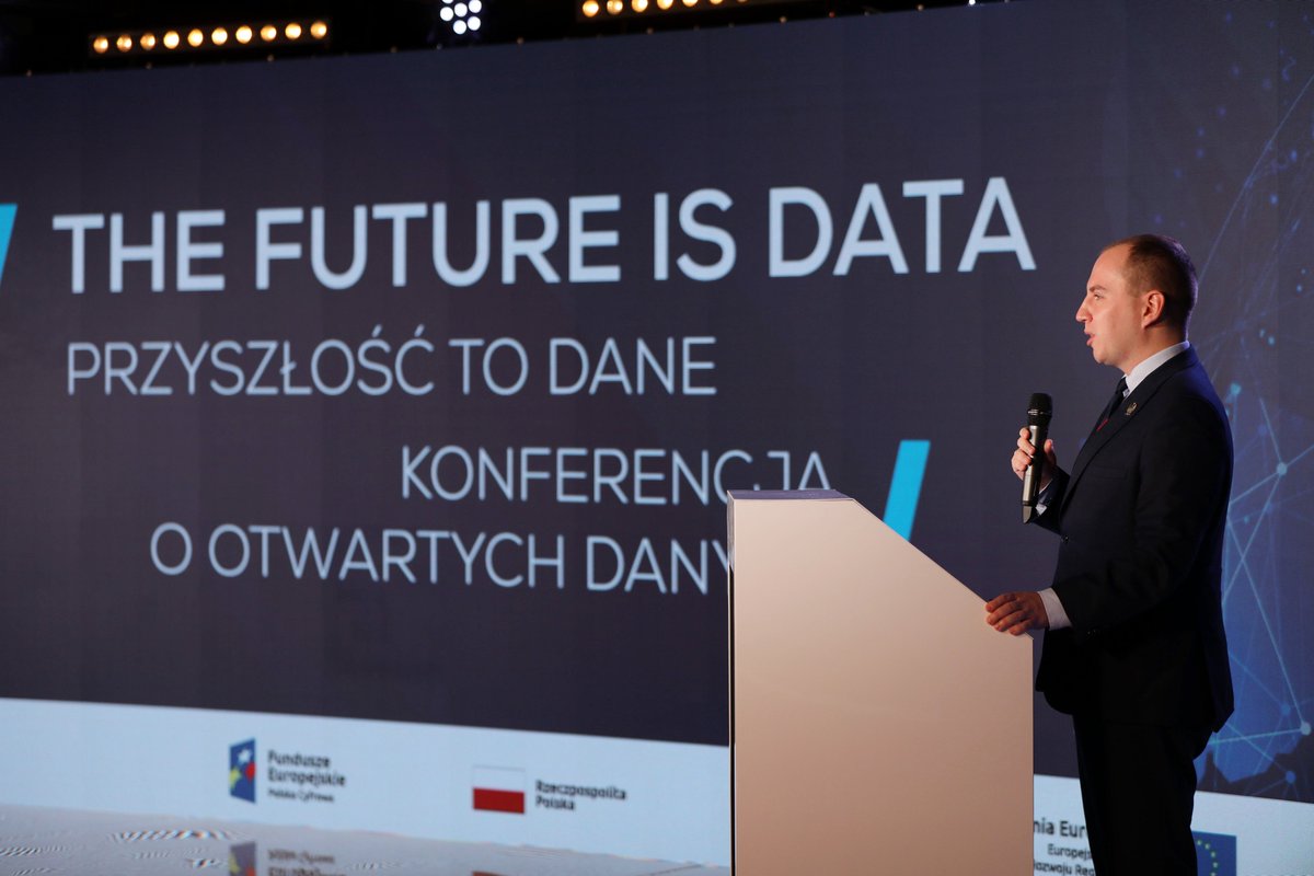 CYFRA_GOV_PL's tweet image. Wiceminister @Andruszkiewicz1: Musimy zauważać też znaczenie otwierania danych dla naszej gospodarki, dla naszej przyszłości. Dowodem na to, jak dla nas ważny jest proces otwierania danych jest portal dane.gov.pl #TheFutureIsData