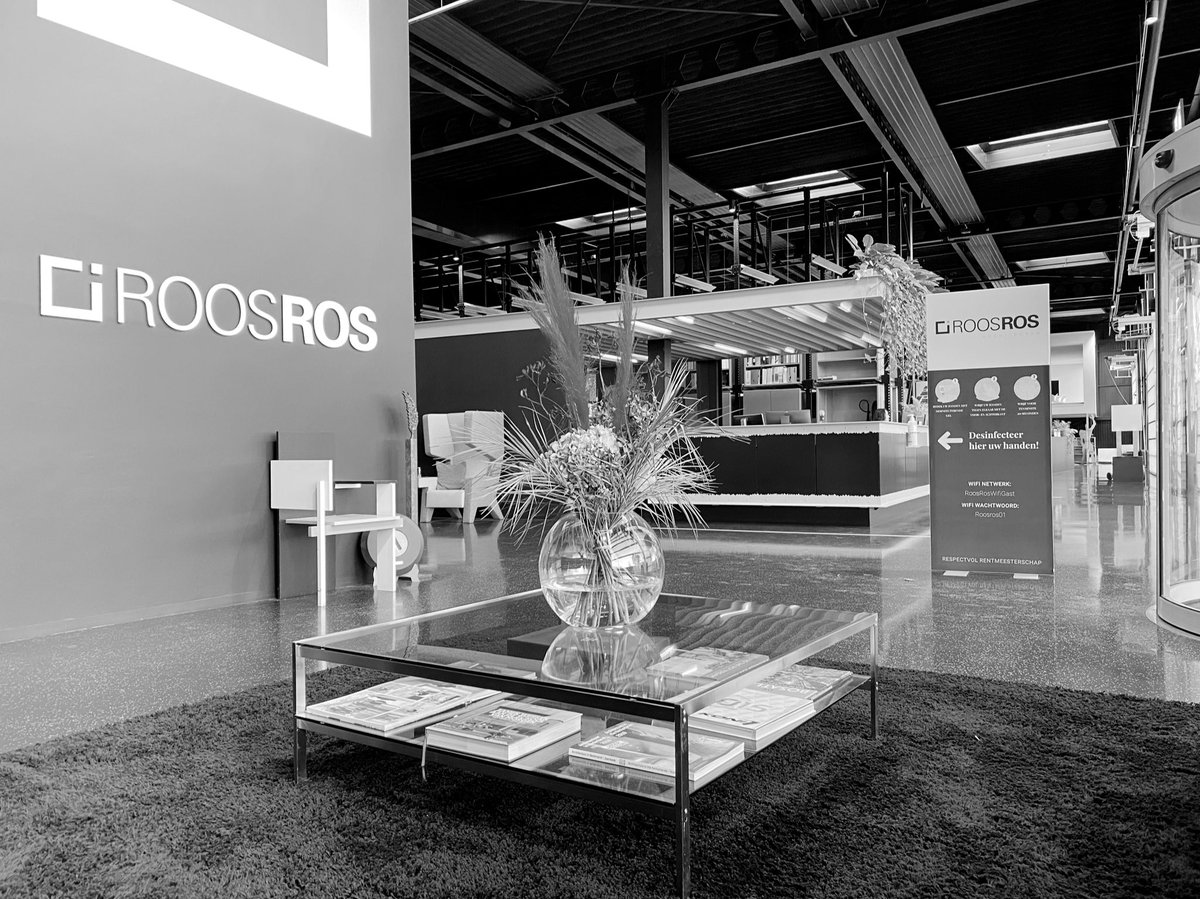 Vandaag even geen #kantoorthuis maar #kantoortuin @RoosRos