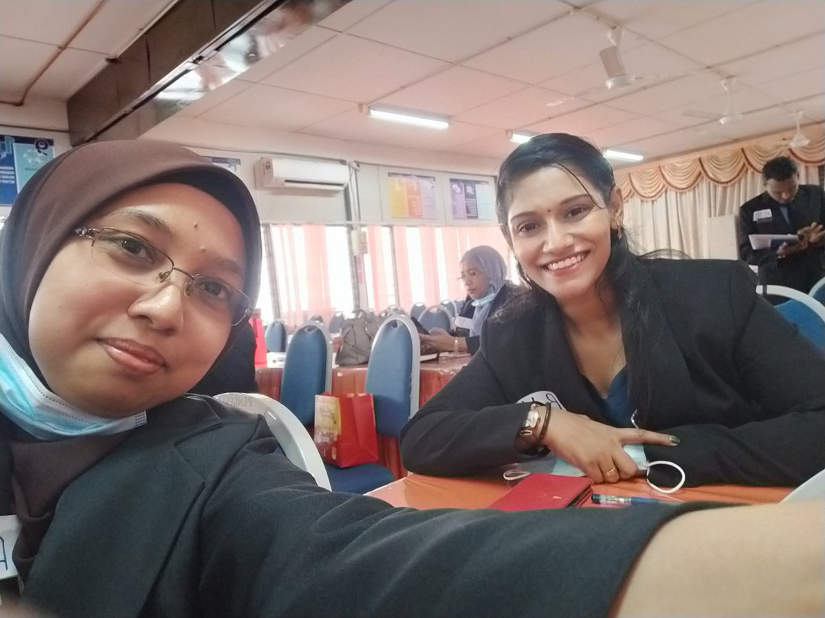FaizahUstazah's tweet photo. Bersama rakan-rakan yg positif @refleksidea2020 @TanRuiYing2 @Moganavarshini1 https://t.co/fFx65Wmz5d