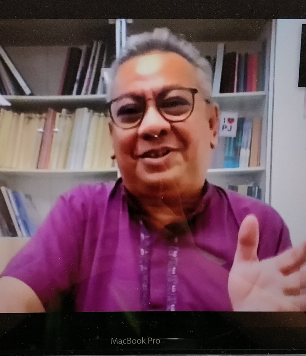 amuyo_tomoko's tweet photo. โผ๏ธ LIVE via Zoom NOW โผ๏ธ
Zoom Forum : "DAP Struggles, Then & Now" by YB @rajiv4malaysia and Wan Hamidi Hamid
Interesting facts being covered so far
#DAPMalaysia #DAPDamansara #DAP #DUNBukitGasing #ZoomForum https://t.co/C9r11iJFCj