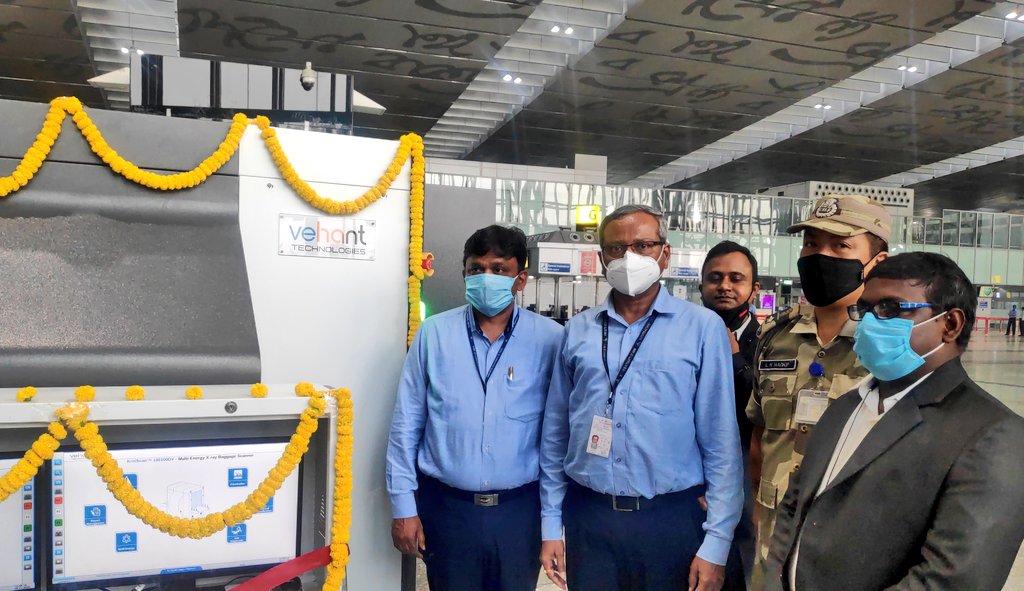 aaikolairport's tweet photo. To upgrade the  security check system at the terminal, #KolkataAirport has installed four dual view X-ray Baggage Inspection Systems manufactured in India by #Vehant. Procured at a cost of Rs 98 lakhs, two each are for registered &amp; hand baggage screening. https://t.co/OdDk9hMSLA
