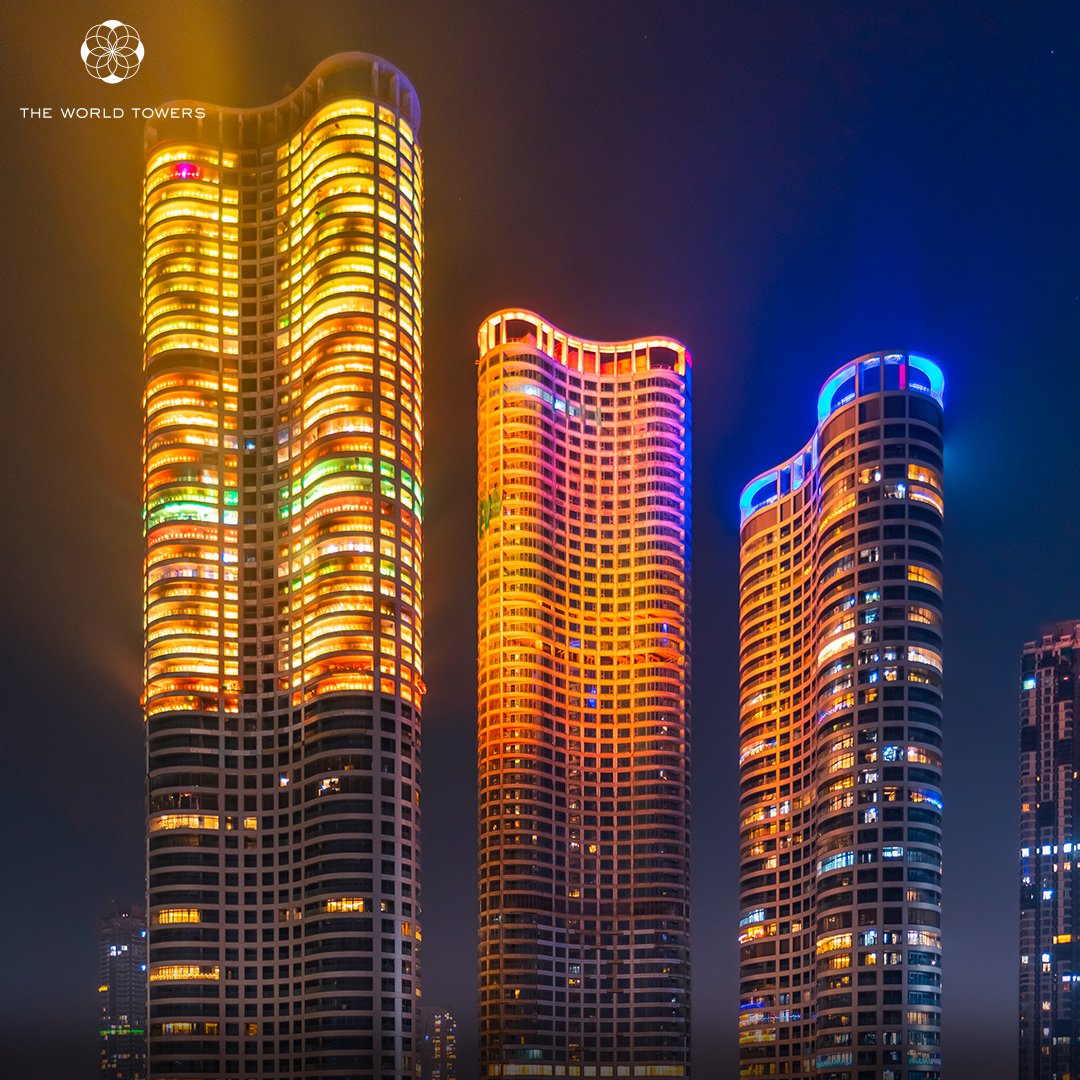 Lodha's tweet photo. The World Towers glittered and gleamed with pride this Diwali. The #IconInTheSky lit-up to renew hope for a brighter future.
Hope you all had a great Diwali!
#HarGharDiwali #TheWorldTowers #IconInTheSky #WorldsFinestDevelopments #IndiasFinestLiving https://t.co/4sj6rC0v1z