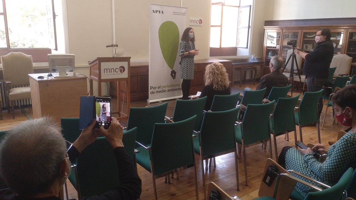 omenendez's tweet photo. En la entrega de los #PremiosAPIA de @APIA_es, uno de esos pocos eventos presenciales, en un @MNCNcomunica de ventanas abiertas. https://t.co/bSnQpiTZ6A