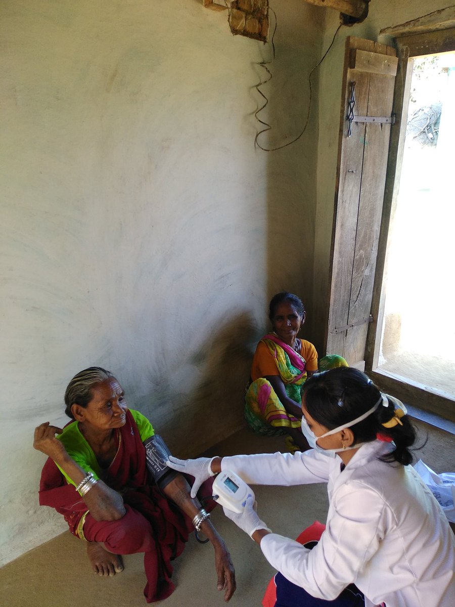 RaisaBano11's tweet photo. Home visit🏠NCD screening of 60+ old age people and provided.........Elderly health card📰📰📰given health education.......At hwc bhalesar dist mahasamund......#pratikshapal #cg health gov. #swatim80 #ushaid nistha #community health #AyushmanBharat https://t.co/7l9j0fI2c0