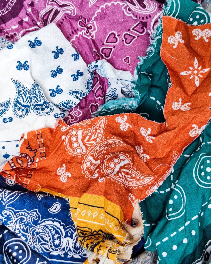 Scraps soon to be something. What do you want us to make out of these scraps?

#bluesville instagr.am/p/CHxMjVMFim5/