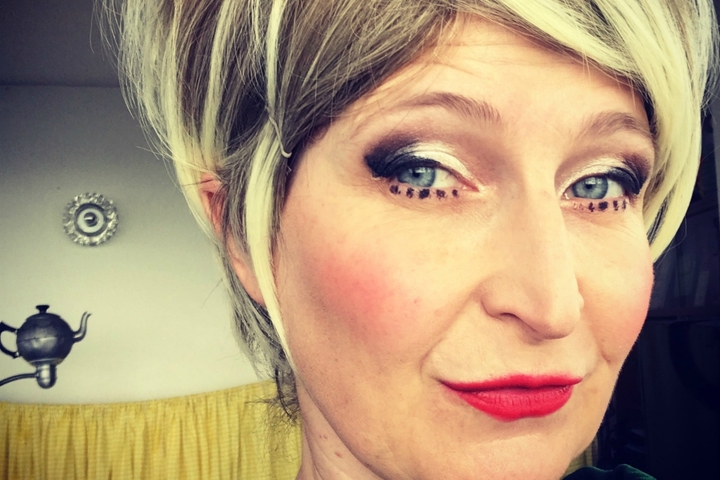 ImaginateUK's tweet photo. Our next #DigitalDelegateEncounters talks about "going digital" with 4 artists sharing how they've successfully pivoted to sharing live theatre online.
BSL signing ๐ Catherine King & Yvonne Strain
Captions ๐ Michelle Coffey
๐ Mon 23 Nov 10am
Sign up: https://t.co/tR35XHHnU1 https://t.co/tvzq4hJNgi