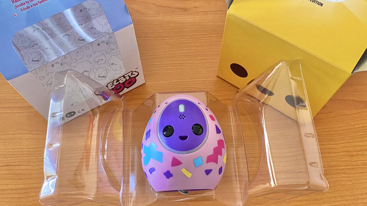 LejenRon's tweet photo. Finally, Melbits Pod is here and early!
Meanwhile the official app will be available on the 24th Nov 2020 soon!
The new era of virtual pets whereby evolution is affected by temperature, movements, cares and touch!

Video: https://t.co/X3u7RgWh11

#melbits
#melbots
#melbitspod https://t.co/aa08NMBtVu