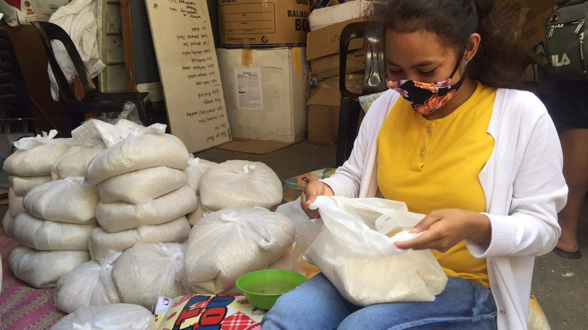 BayanMuna's tweet photo. LOOK: November 19, Lumad students of Save Our Schools Network (SOS) @savelumadschool volunteers preparing survival packs and water to be distributed at Rodriguez, Rizal and Bicol. https://t.co/Ogqm7TJrlW