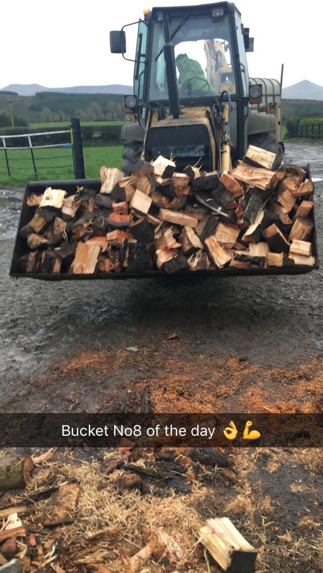FirewoodFir1's tweet photo. We’re busy today getting orders ready for delivery. No order too big or small 🔥🔥. #landaghort2020 https://t.co/jVQwJz9UDy