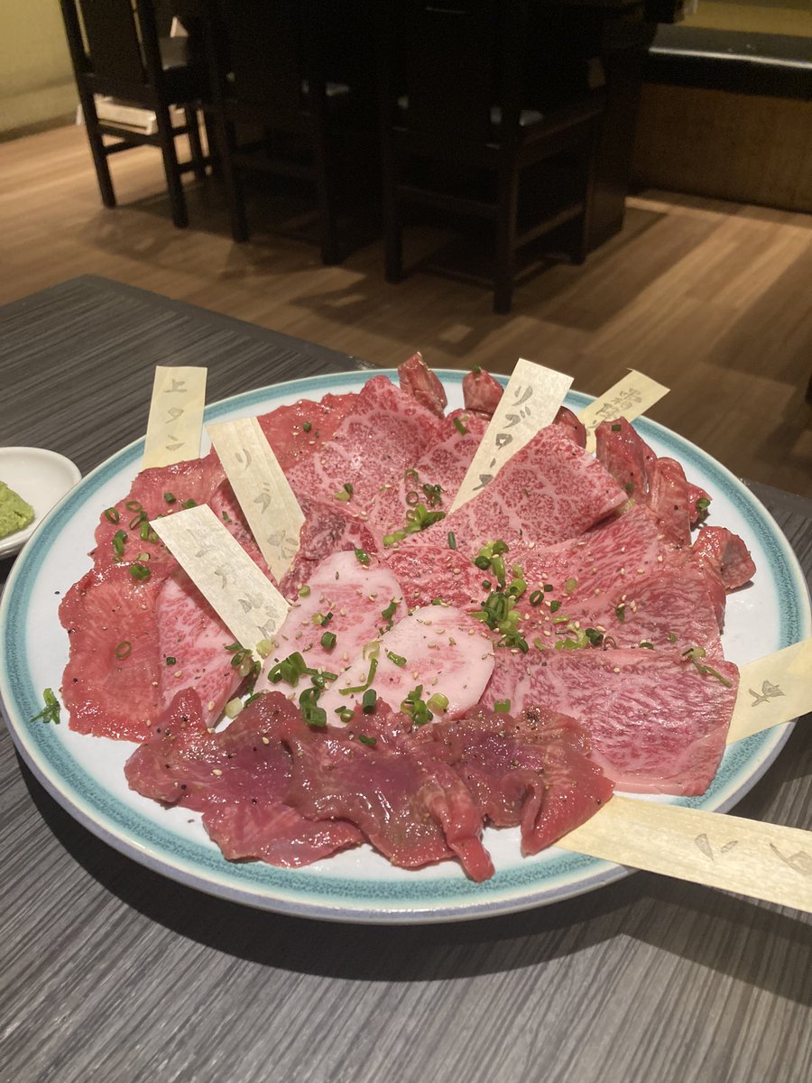 cantarosu's tweet photo. 人の金で食う肉は美味いって話！ https://t.co/UhZSnK70a2