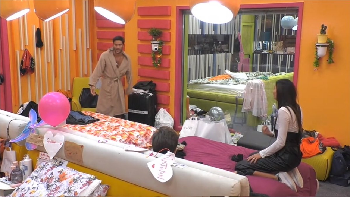 Grande Fratello Vip 5: Pierpaolo dice basta a Elisabetta e Selvaggia is.gd/Q0I5ak #GrandeFratelloVip #Televisione