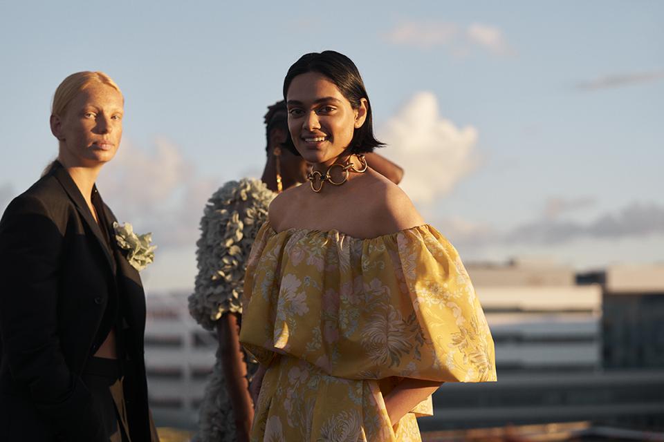 ForbesLife's tweet photo. H&amp;M's Conscious Exclusive Autumn / Winter 2020 collection is creating ‘beauty from waste’: https://t.co/BL3mt6lavS https://t.co/iNODTwF0W9