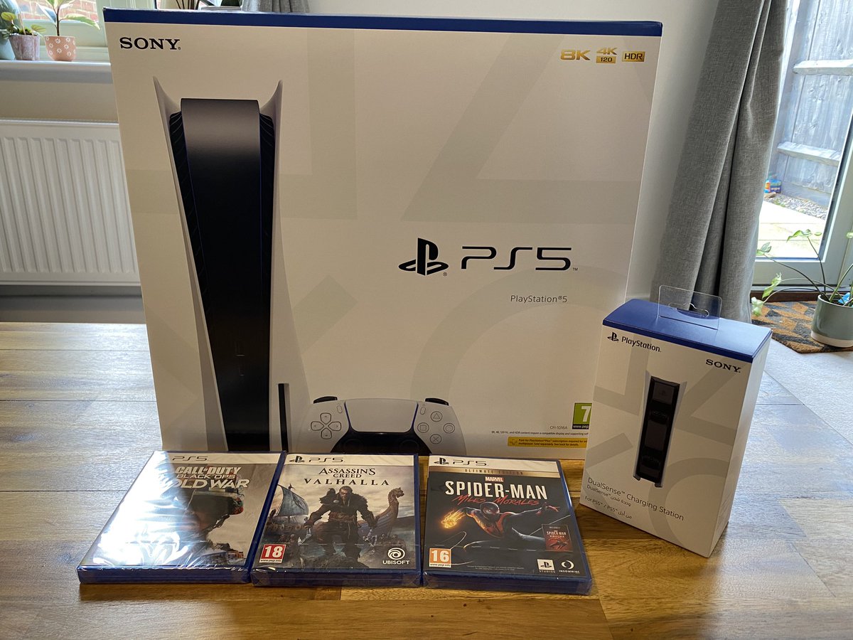 Theor14's tweet photo. Currys delivered the goods 🎉🔥 #ps5uk #ps5preorderuk #PlayStation5 @curryspcworld @PlayStationUK https://t.co/hATV0phtAa
