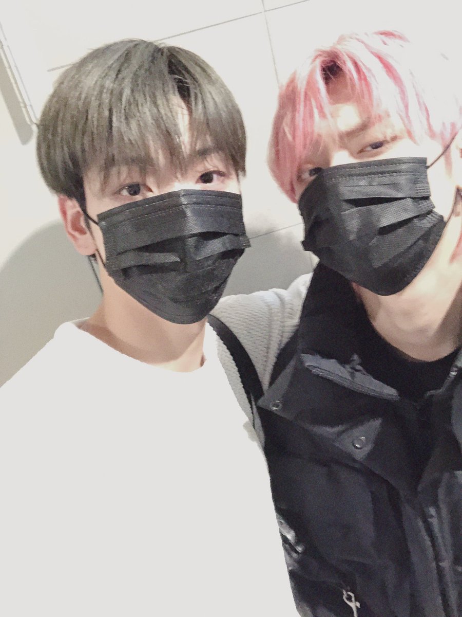 Babyitscolddd's tweet photo. #연숩
.           만취상태              취한애인데리러옴 https://t.co/uLx9BCZJa7