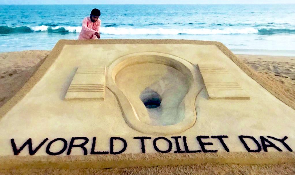 sudarsansand's tweet photo. On #WorldToiletDay we must thank our Hon’ble PM Shri @narendramodi Ji for leading the efforts towards sustainable sanitation in India. #Toilet4All.  One of My SandArt at Puri beach. https://t.co/GXZtvxuEoK