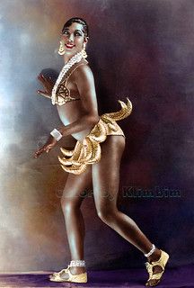 CdGournay's tweet photo. La revue French Cancan d' #Obama  #ObamaF2 
- à gauche, Sarkozy dit Valentin le Désossé #ToulouseLautrec et sa partenaire Carla Bruni
- à droite, l'Afro-américaine #BlackLivesMatter résistante française, Josephine Baker dans la Revue Nègre https://t.co/Bgy2COKVwN