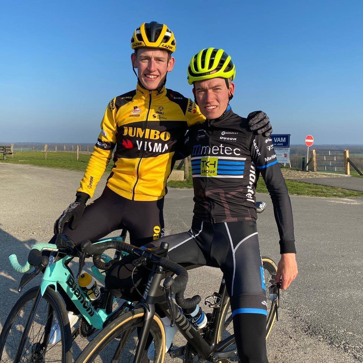 Nowym kolarzem drużyny Kern Pharma 🇪🇸 został Danny van der Tuuk. Danny ma mamę Polkę 🇵🇱 oraz brata Axela, który jeździ w młodzieżowym Jumbo-Visma. Jestem umówiony na wywiad z Axelem - ponieważ ma on do przekazania wiele ciekawych informacji na temat swojego stosunku do Polski.1/2