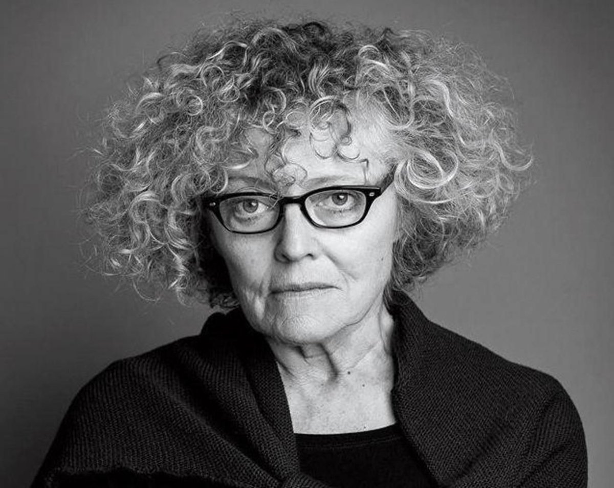 F_Desouche's tweet photo. "L'horreur du quotidien" à Barbès : Victime d'une agression, la réalisatrice Jeanne Labrune lance une pétition contre l'insécurité. Dans le passé, elle signa des pétitions en faveur des migrants - https://t.co/M5W1kME3BG https://t.co/YeGhMTfHbs