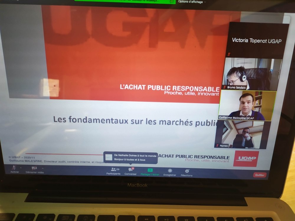 victopenot's tweet photo. Le @Departement77 est un territoire que l'@ugap connaît bien : son siège y est installé depuis 25 ans.
Ravie de présenter à 26 de ses #elus les fondamentaux des #marchespublics lors des #universitésdesmaires #UM2020 de #UniondesMaires77 organisées par @Mairie2000 https://t.co/VBQ01u031o