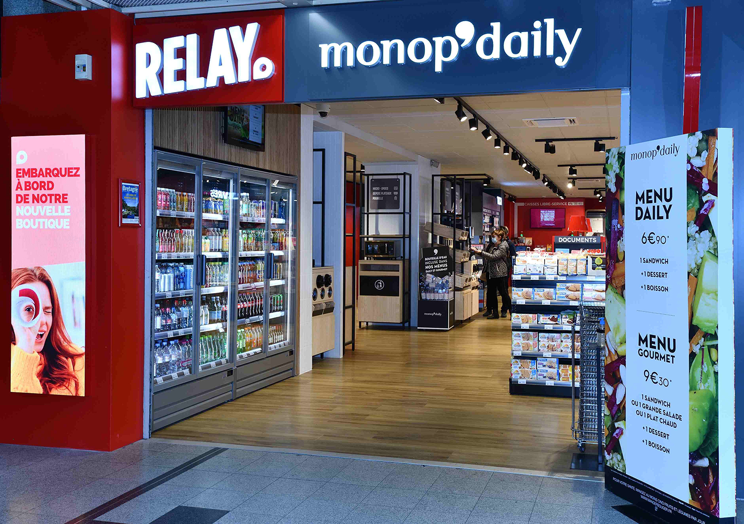 on Twitter "Ouverture ce matin de la nouvelle boutique en