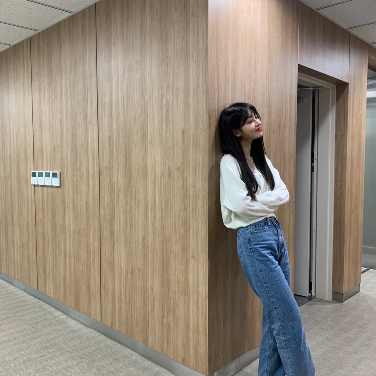589SH's tweet photo. 비오니까 다들 우산 꼭꼭 챙겨다니깅 
크크킁 비 너무 좋아☂ https://t.co/xbDnvTk8mJ
