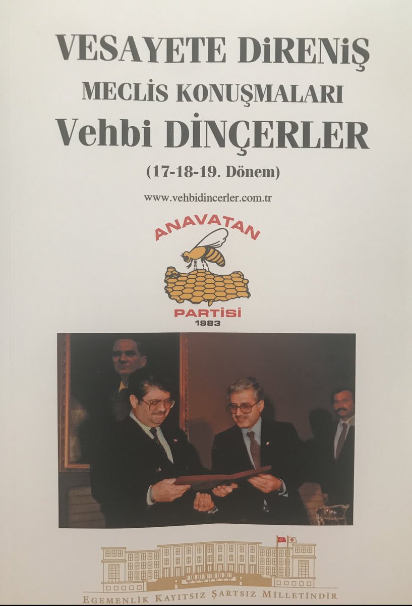 mtasan55's tweet photo. 12 Eylül darbesinden sonra, Askeri vesayet altında normalleşme sürecinde Bakanlık görevinde vesayete karşı direnişte verdiği mücadeleleri, bizimle paylaştığı hatıralarını, bize gönderme nezaketi gösteren değerli Vehbi Dinçerler Bakanımıza teşekkür eder, sağlıklı ömürler dilerim. https://t.co/rgiq4SaMMX