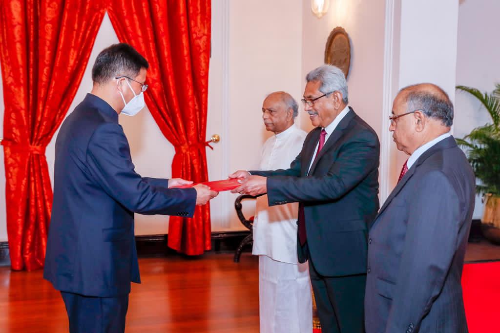 MFA_SriLanka's tweet photo. Appointment of the Ambassador of the People’s Republic of #China to #SriLanka

Full Media Release at:
https://t.co/3QGIOFymFs

මාධ්‍ය නිවේදනය මෙතැනින්:
https://t.co/mmd5uqOK8h

முழுமையானஊடகவெளியீடு:
https://t.co/1JTHBh2rOs

#lka #DiplomacyLk

@GotabayaR @DCRGunawardena https://t.co/IQTOVaa93Y