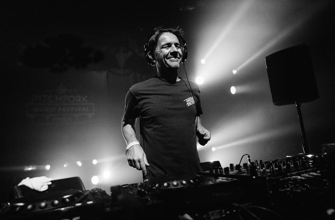 juliappro's tweet photo. Qu'est ce qui donne le sourire à @laurentgarnier comme ça ? Sûrement l'écoute du dernier podcast de #ReferenceAgro ! 😅
On parle de la stratégie #biocontrole, de semences et de sorgho ! A écouter https://t.co/xDmnbCfSHN
Ps : vivement la reprise des concerts ! ❤️ sur la culture ! https://t.co/JoqS5HGoH6