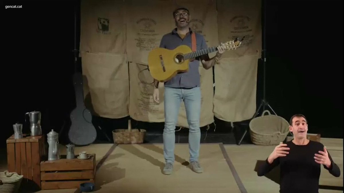 📖☕ A la sessió de contacontes virtual, el rondallaire Carles Cuberes ens descobreix els principis bàsics del comerç just a través de cançons i contes teatralitzats.

🤲Amb traducció a llengua de signes.

cooperaciocatalana.gencat.cat/ca/que-fem/cam…