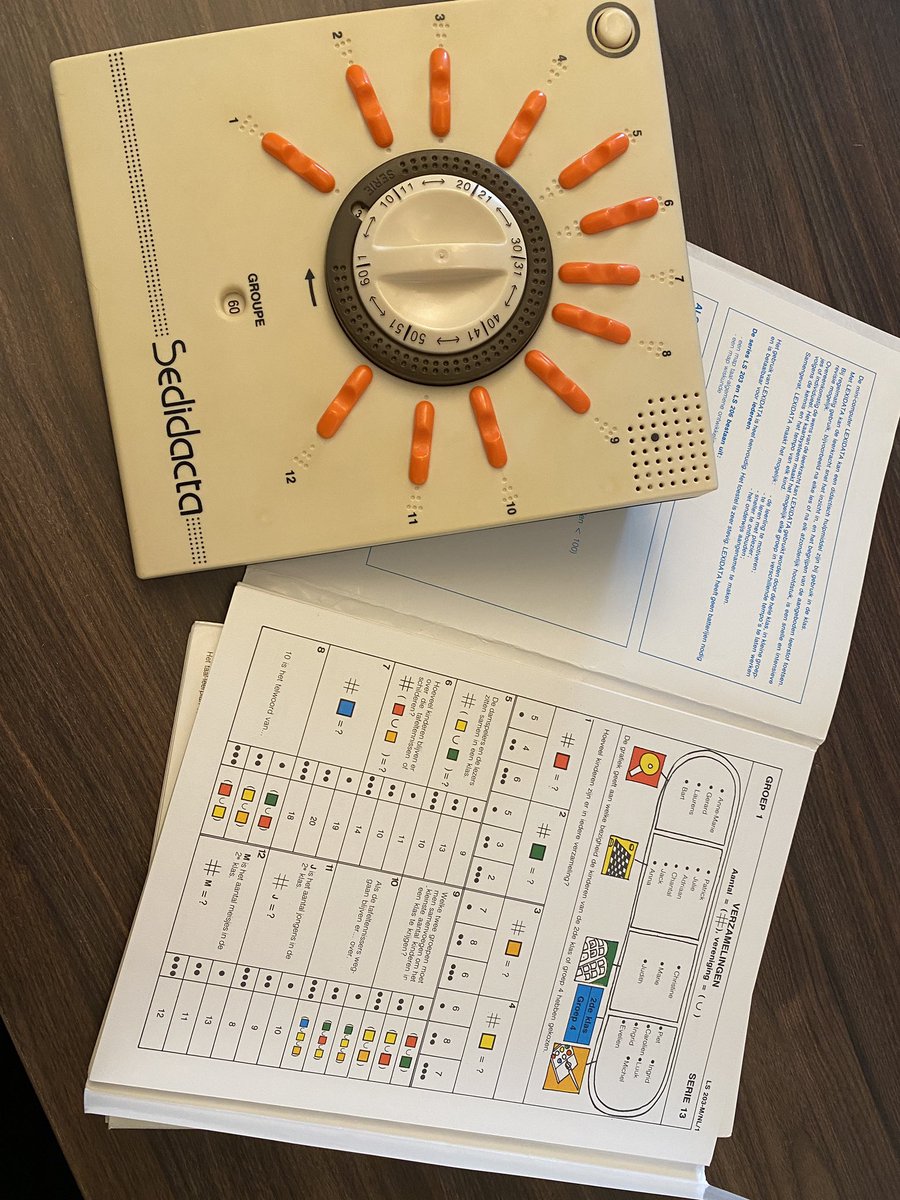 nelevanbeveren's tweet photo. De Bingel van mijn tijd... Goeie oude mechanica die blijft werken. Ik kan dit nog aan mijn kinderen tonen, de kans dat zij ooit hun “computer” leermethode kunnen tonen aan hun kinderen is een pak kleiner. #nostalgie #sedidacta #lexidata https://t.co/36lPIfCvjX