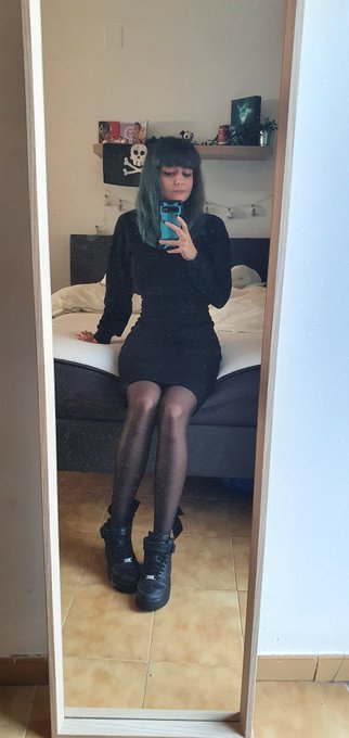 Yes I'm cleaning my sheets. But felt cute 😂 https://t.co/mSKyPnvmZE<a href="/tag/mvsales"class="tags"><span>#mvsales</span></a>