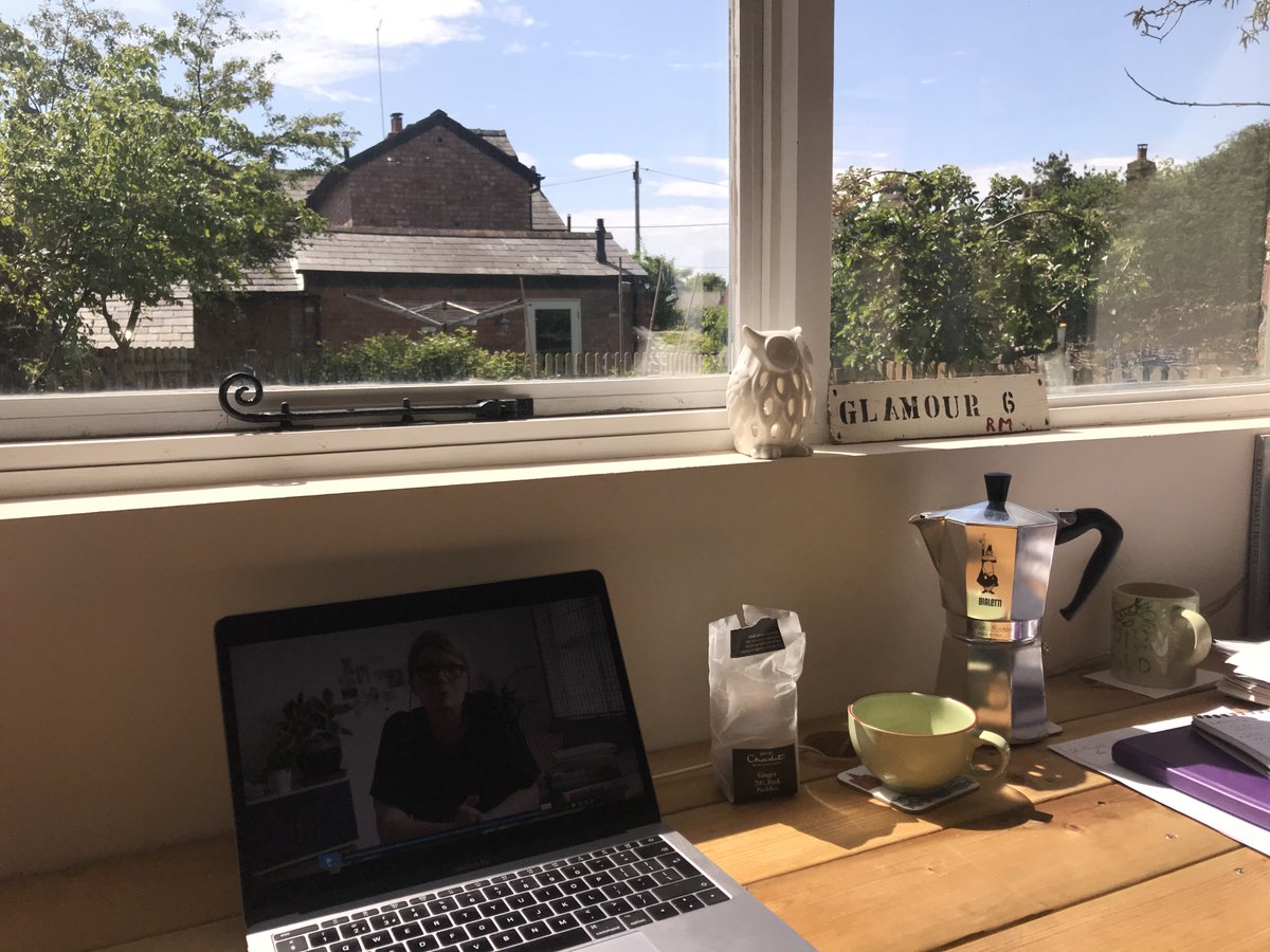 paulwdiggory's tweet photo. Just caught up with #deskoveries Here's my shed where I wote and self-published Outside Lola's before participating in the brilliant #WritingAMemoir course by @cbcreative led by @CatRentzenbrink Now trying to write it! #WriteSaidShed https://t.co/XkFDQ4Jpdb