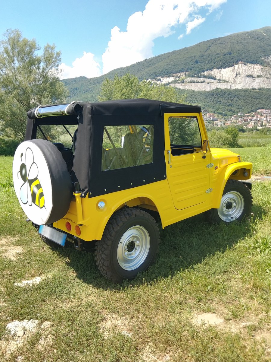 SuzukiIT's tweet photo. Chi ha avuto la fortuna di guidarlo? 😍
Dai un'occhiata a come è stato restaurato questo LJ80! 🐝
Complimenti a Luca per l'ottimo lavoro 👏👏👏
#Suzuki #TBT #LJ80 #Suzuki4x4 https://t.co/aijvDc5LIa