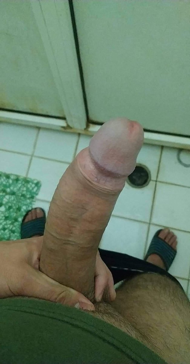 greeksoldiers1's tweet photo. Για να δεις αυτή τη ψωλη να χύνει στις ντουζιερες του στρατού κάνε retweet.
.
If you wanna see this cock cuming into the army showers do a retweet. https://t.co/vb67WghWoS