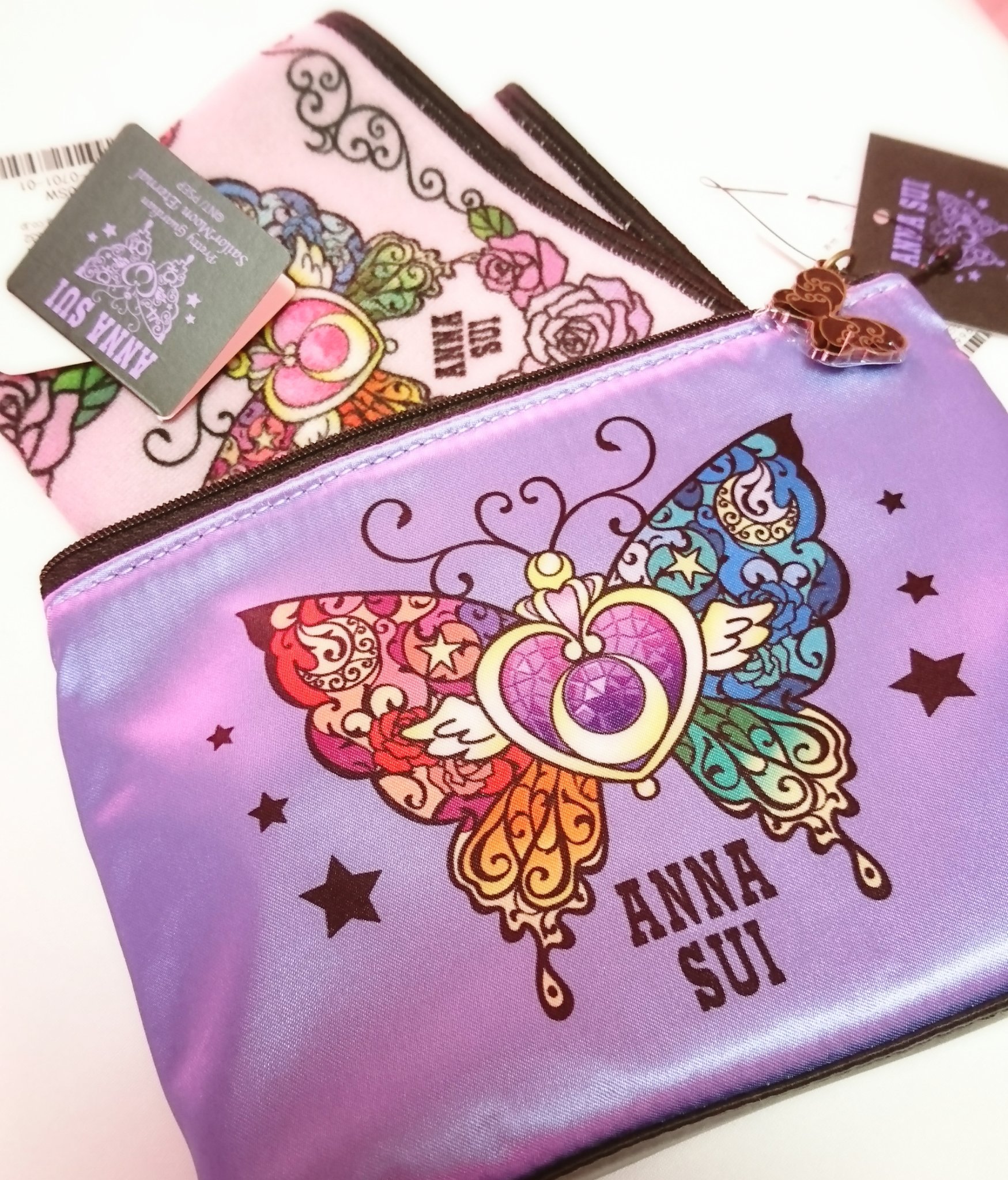 画像 セーラームーン Anna Sui のポーチとハンカチ お店で売ってるの見かけて買っちゃった ポーチは黒と迷ってanna Suiカラーのパープルに Http Matomehub まとめハブ 画像 セーラームーン Anna Sui のポーチとハンカチ お店で売ってるの見かけて買っちゃった ポーチは黒と迷ってanna Suiカラーのパープルに Http Matomehub まとめハブ