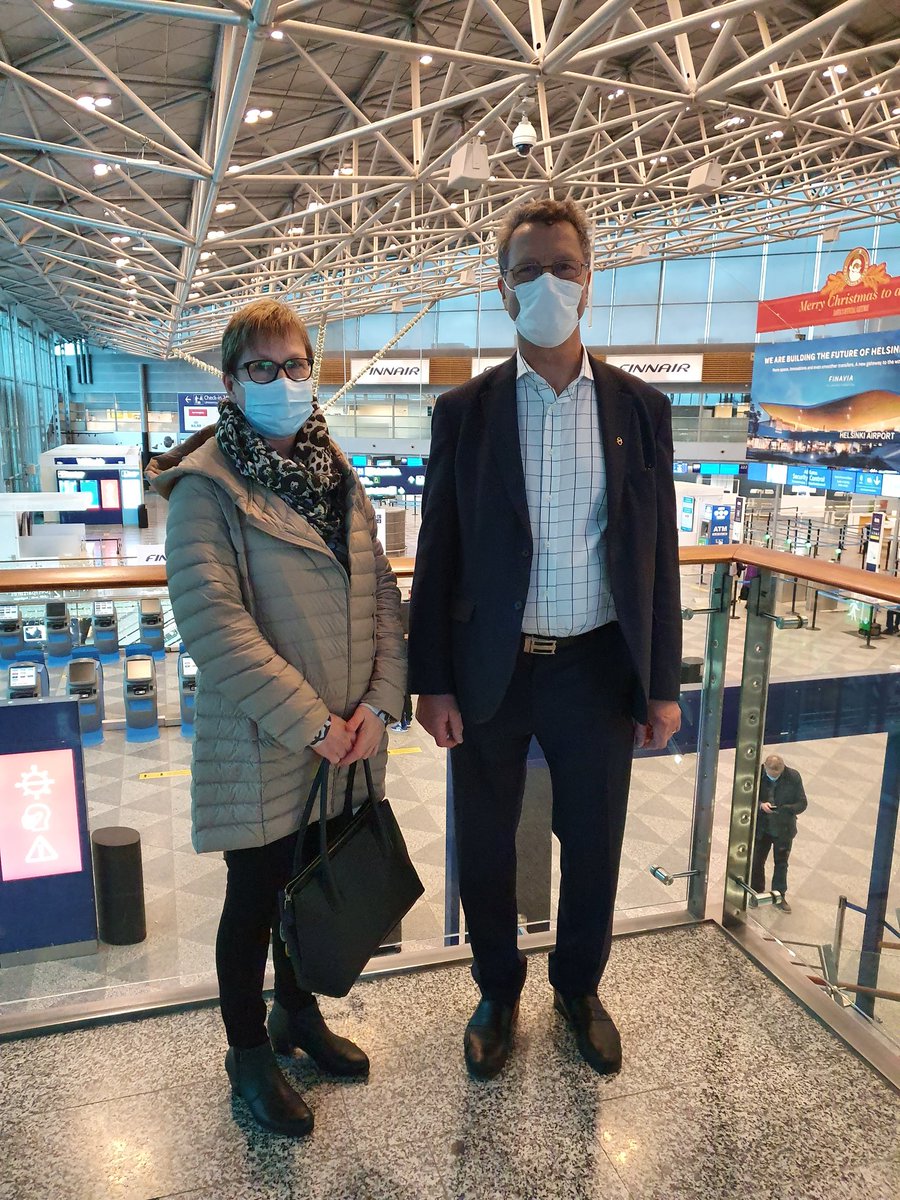 VuorelaPiia's tweet photo. Suomen terveysturvallisuutta lentokentällä mukana tekemässä Vantaan lentokenttäkoordinaattori Merja Kristersson ja HUSin lääkintäpällikkö Eero Hirvensalo  @MerjasKr @Vantaansote https://t.co/XIOU5OaYCF