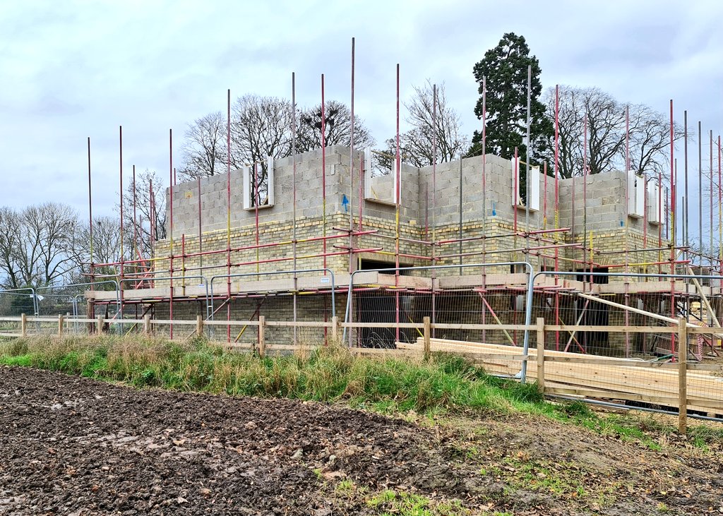 Darran_PDS's tweet photo. Plot 2 on our Full Sutton site is progressing well. Handmade bricks from @Imperial_Bricks are looking fantastic. https://t.co/RwttieeG5w