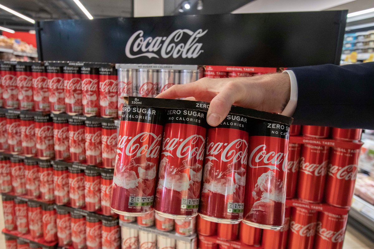 packagingworld's tweet photo. Sustainable can carrier: @CocaCola Bottler Rolls Out KeelClip #sustainability #packaging https://t.co/gqqhhvk8ht https://t.co/KiJEw6hZxJ