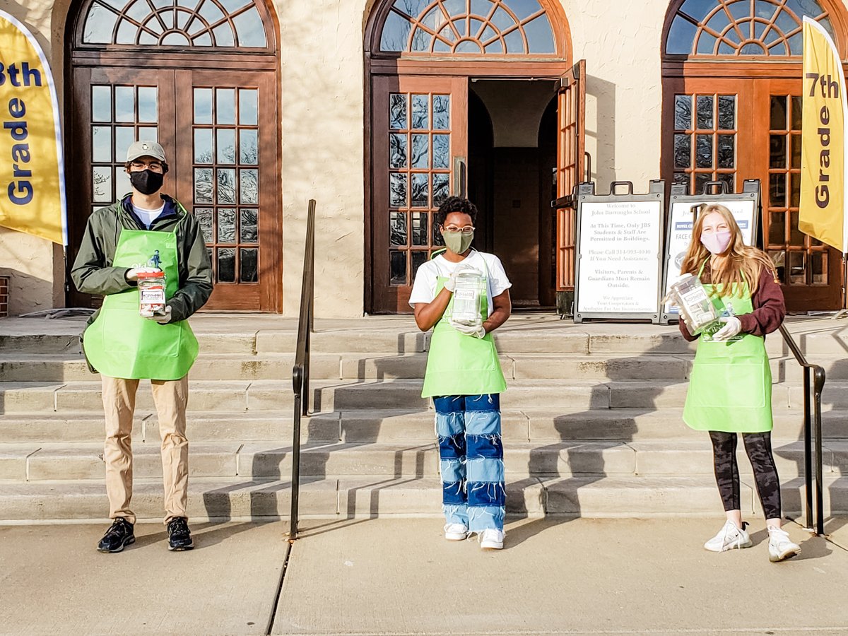 JBSchool's tweet photo. This morning seniors greeted students at the three entrances as they collected donations for Old Newsboys Day. It's not too late to support the cause and you can do so by clicking the link below.
https://t.co/jZ6ukoHDGJ
#jbsstudents #jbsgives #jbsinthecommunity https://t.co/HJGc4qUFGu