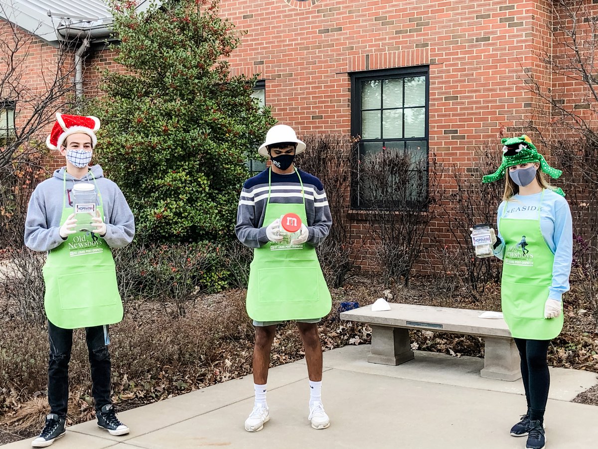 JBSchool's tweet photo. This morning seniors greeted students at the three entrances as they collected donations for Old Newsboys Day. It's not too late to support the cause and you can do so by clicking the link below.
https://t.co/jZ6ukoHDGJ
#jbsstudents #jbsgives #jbsinthecommunity https://t.co/HJGc4qUFGu