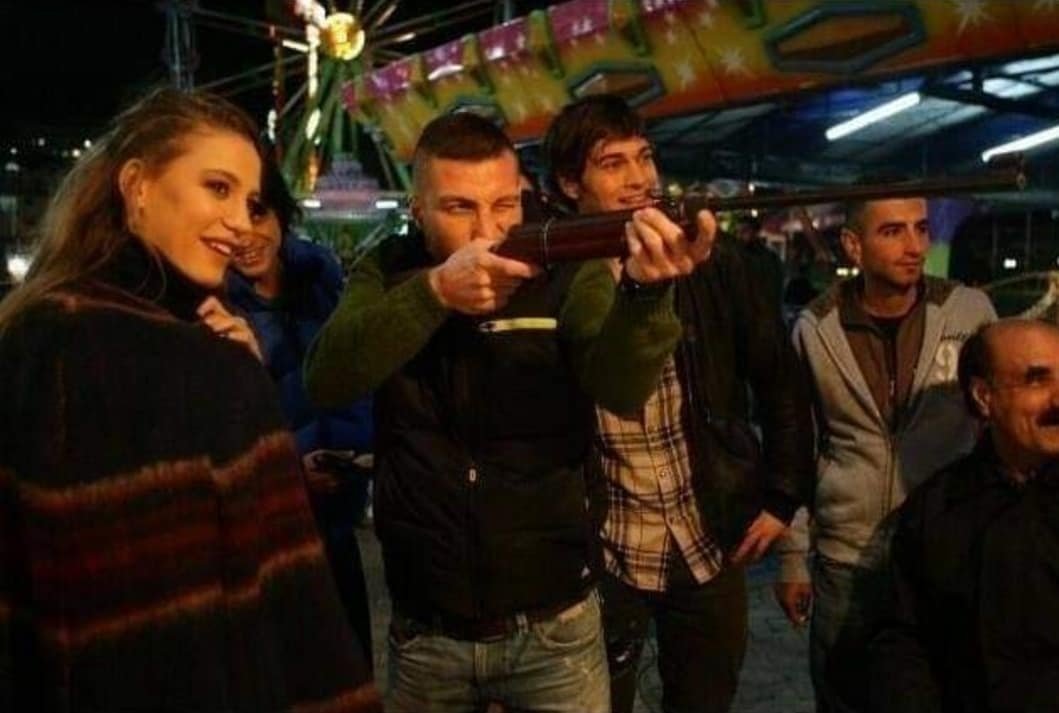 ContMedce's tweet photo. #Repost @medce.cont
• • • • • •
#çağatayulusoy #serenaysarıkaya #ecemakbin #tanerölmez #set 🎬🎥 #medcezir 🤓😍 https://t.co/a3QWqlaZOG