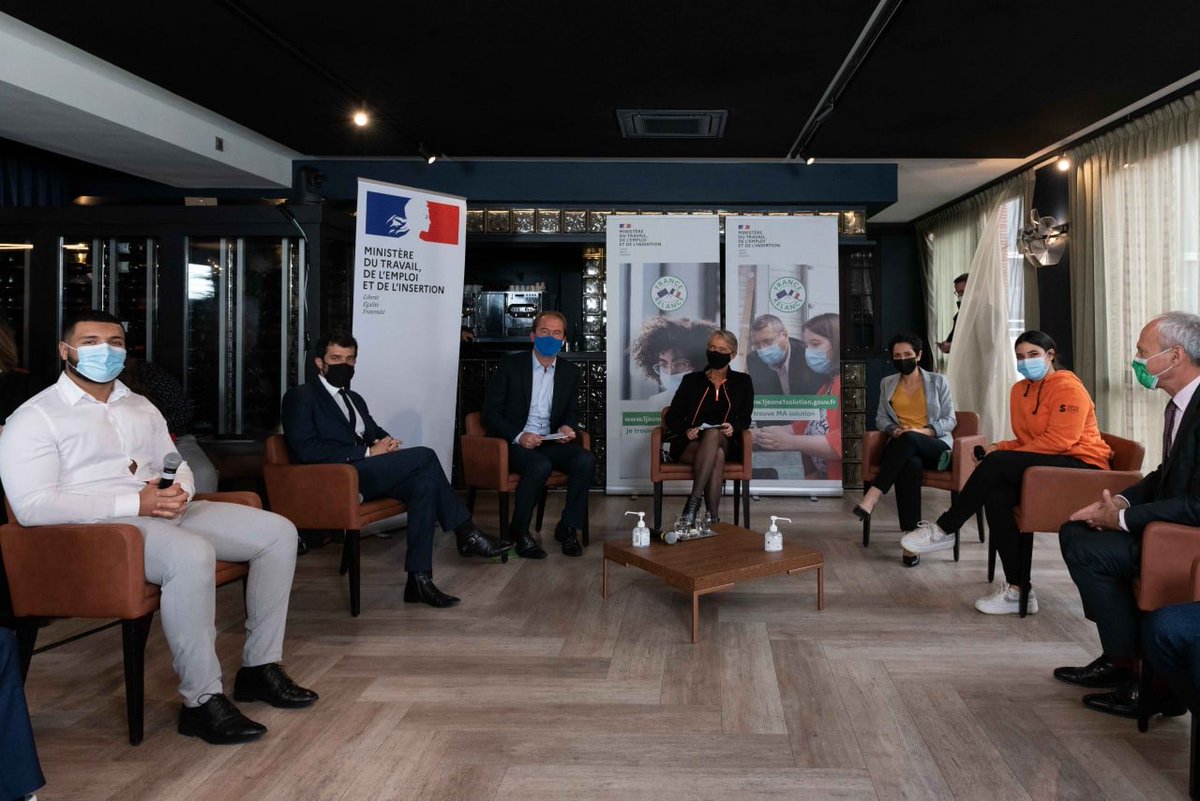 La plateforme #1jeune1solution est lancée !

Que vous soyez jeune diplômé en recherche d'emploi, que vous ayez envie de découvrir l'apprentissage ou besoin d'un accompagnement pour vous aider, le plan jeunes est là pour vous.

Rendez-vous sur : 1jeune1solution.gouv.fr