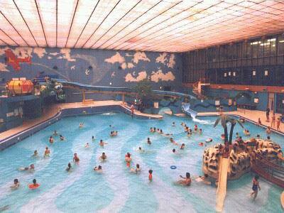WearsideEchoes's tweet photo. Ahhh. Wave machines, scary slides, cockroaches in the showers. Great memories. #Sunderland #Crowtree https://t.co/K5IeWuj0b0