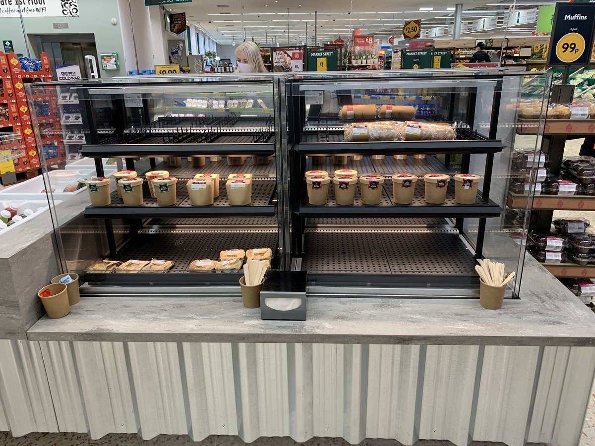 Proline_Corp's tweet image. Recent install in partnership with @Frijadouk  
Hot &amp;amp; Cold Grab&amp;amp;Go counter @cdukltd Corian Worktop. Incorporating feature central ventilation &amp;amp; services chamber with digital promotional screens. Corrugated Steel Fascia on mobile frame with access to services.
#foodtogo
#Corian