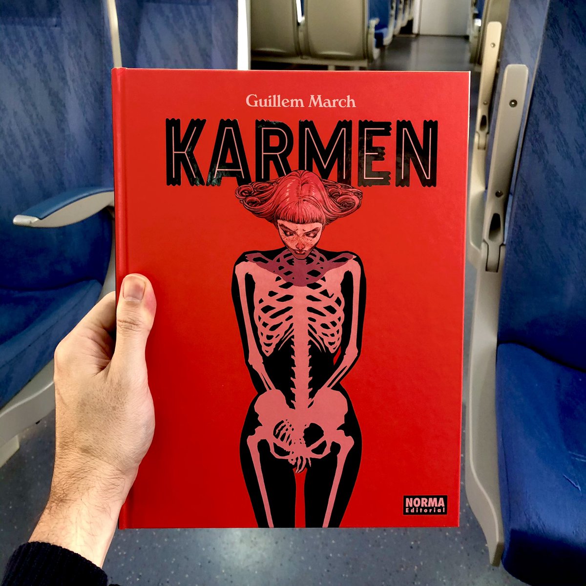 Lecturas en el tren: Karmen, de @GuillemMarch. Puntuación: 💍💍💍💍💍