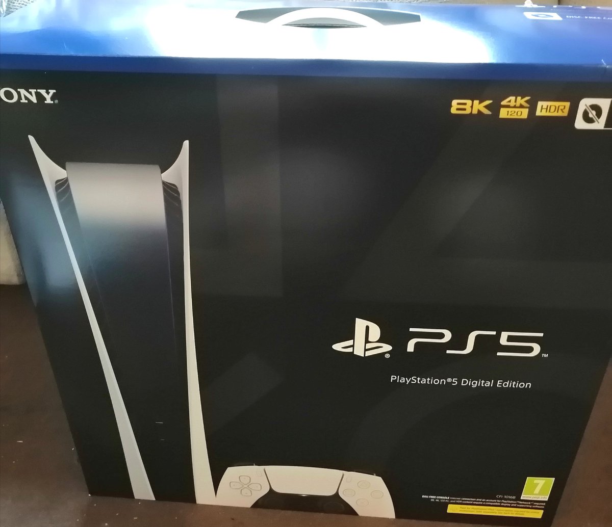 StevenJw1995's tweet photo. Yodel actually came through for me thank the lord! Ps5 wooo #PS5 #ps5uklaunch #ps5uk https://t.co/UVk3dzQsiE